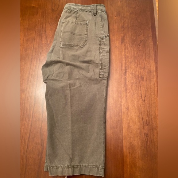 Eddie Bauer Capri pants - Picture 3 of 3